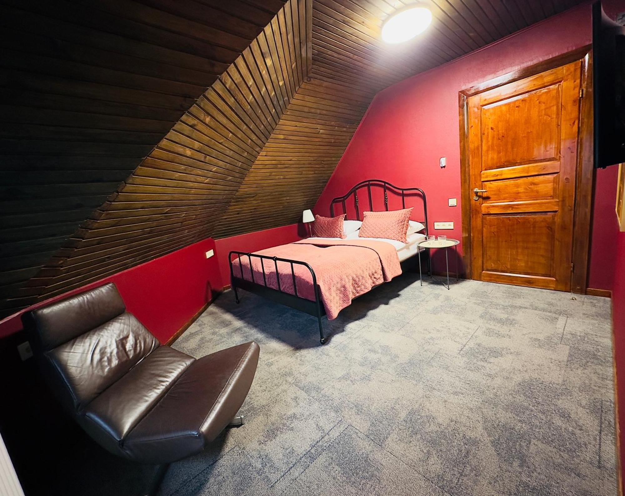 Double Room - Dracula